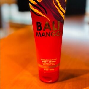 ❤️🦋❤️Bath & Body Works Red Moisturizer BALI MANGO